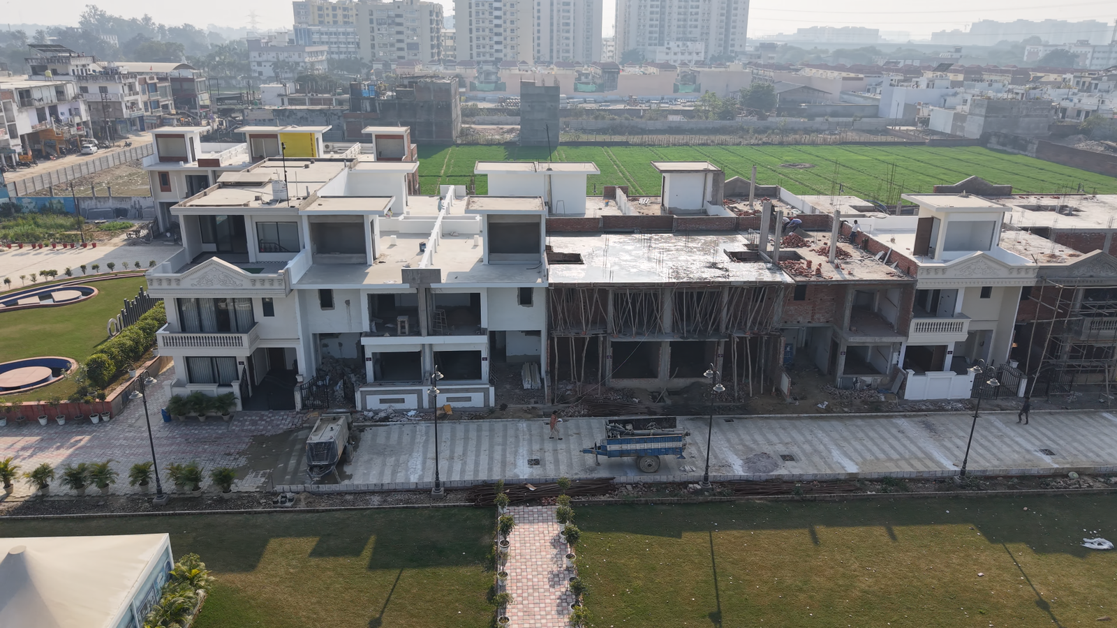 Villa Row Construction